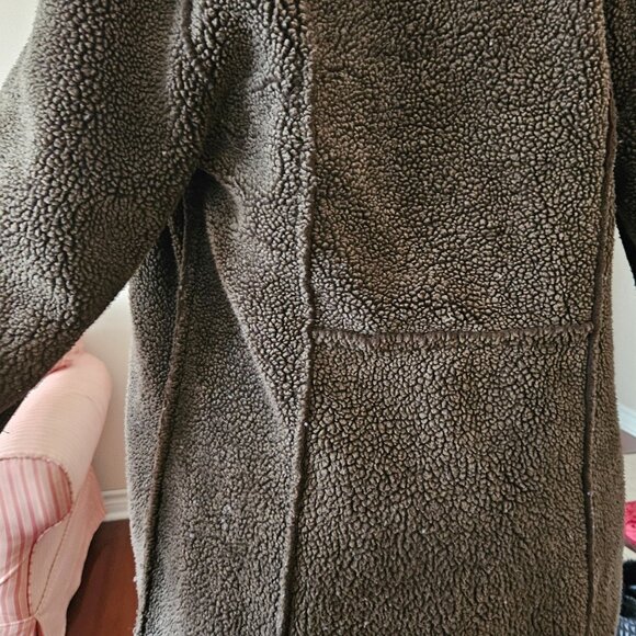 Coat Roots - Picture 15 of 15